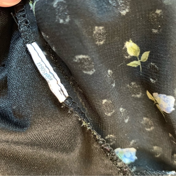 Forever 21 Boho Floral Blouse Top Women Medium Black Textured - Picture 7 of 8